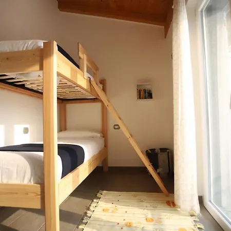 مكان تخييم Italia 90 دومازو