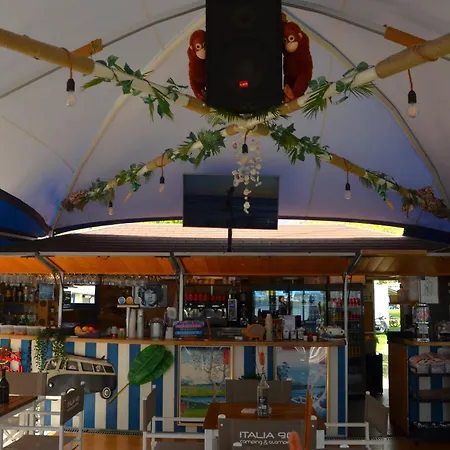 مكان تخييم Italia 90