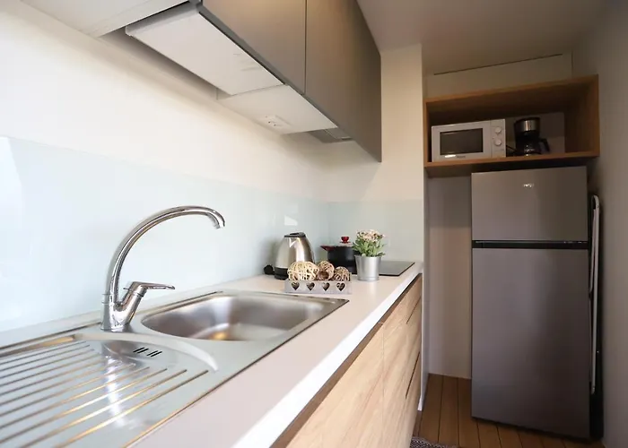 Camping Italia 90 4*